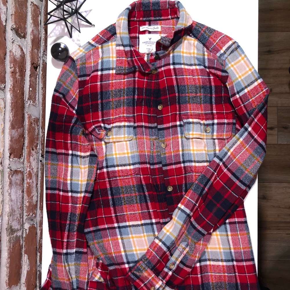 American Eagle flannel button up shirt